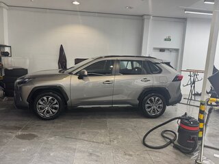 2025 Toyota RAV4 V (XA50), серебристый, 3850000 рублей, вид 4