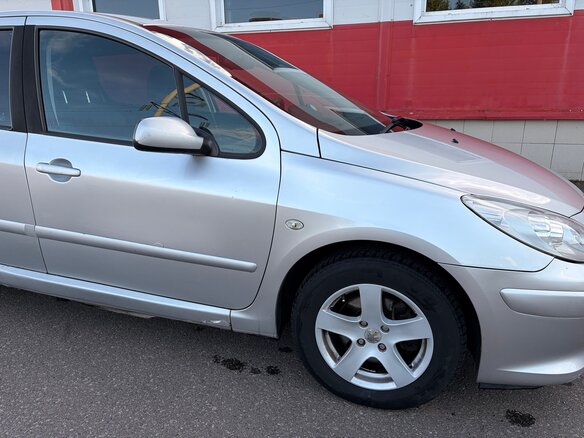 2007 Peugeot 307 I Рестайлинг, серебристый, 380000 рублей - вид 3