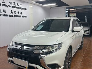 2021 Mitsubishi Outlander III Рестайлинг 3, белый, 2034000 рублей, вид 1