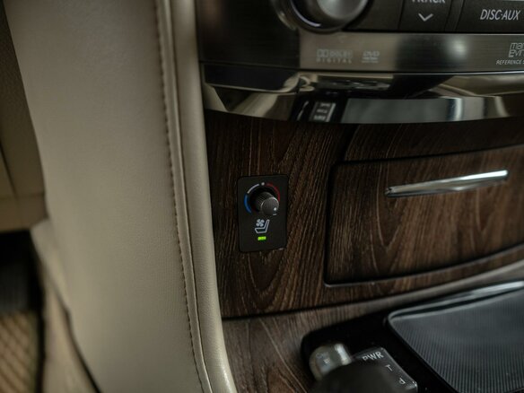 2007 Lexus LX 570 III, белый, 2299000 рублей - вид 21