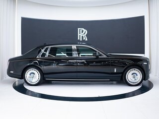 2023 Rolls-Royce Phantom Extended VIII Рестайлинг (Series II), чёрный, 48000000 рублей, вид 4