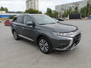 2020 Mitsubishi Outlander III Рестайлинг 3, серый, 2550000 рублей, вид 4