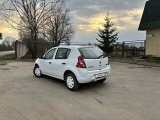 2013 Renault Sandero I, белый, 565000 рублей, вид 5