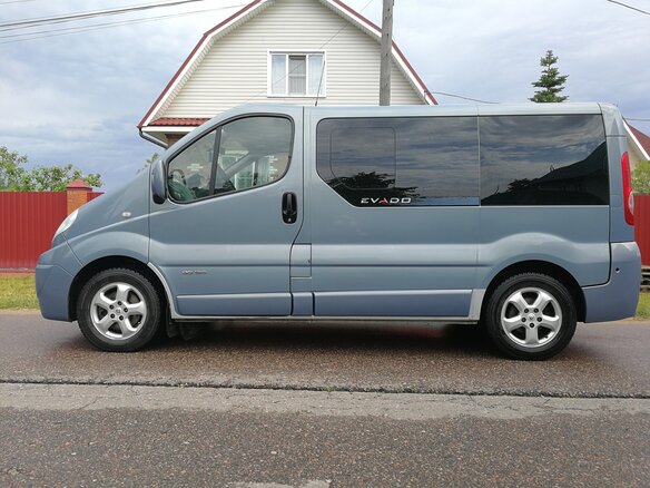 2011 Renault Trafic II Рестайлинг, голубой