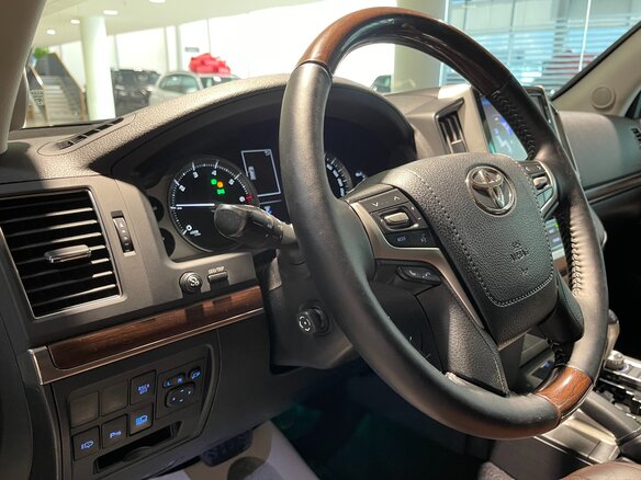 2016 Toyota Land Cruiser 200 Series Рестайлинг 2, серый, 5700000 рублей - вид 14