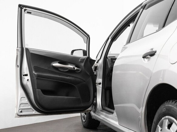 2009 Toyota Auris I, серебристый, 950000 рублей - вид 13