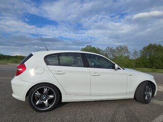 2011 BMW 1 серии 116i I (E81/E82/E87/E88) Рестайлинг, белый, 890000 рублей, вид 3