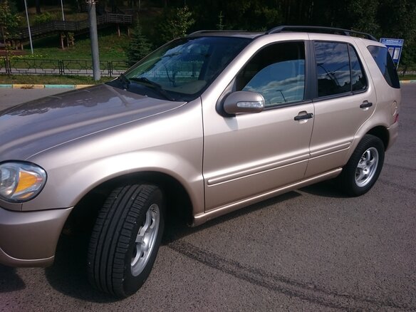 2002 Mercedes-Benz M-Класс 320 I (W163) Рестайлинг, золотистый - вид 2