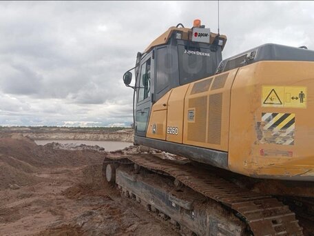 2018 John Deere E260LC, 10260000 рублей, вид 3