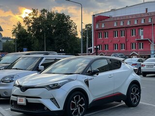2017 Toyota C-HR I, белый, 2000000 рублей, вид 3