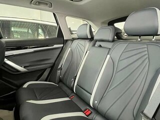 2026 Geely Atlas II, чёрный, 4229990 рублей, вид 4