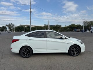 2012 Hyundai Solaris I, белый, 750000 рублей, вид 2