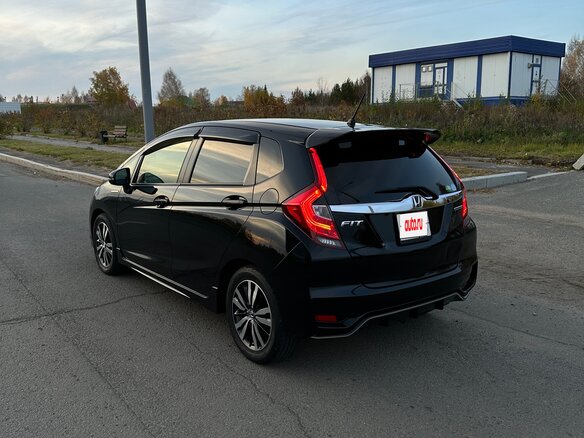 2017 Honda Fit III Рестайлинг, чёрный, 1200000 рублей - вид 5