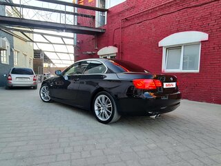 2010 BMW 3 серии 325i V (E90/E91/E92/E93) Рестайлинг, чёрный, 1900000 рублей, вид 4
