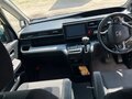 2017 Honda Stepwgn V, белый, 1630000 рублей - вид 4