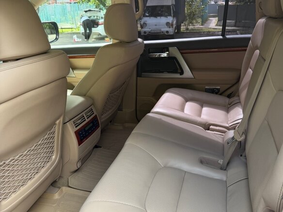 2014 Toyota Land Cruiser 200 Series Рестайлинг 1, чёрный, 4000000 рублей - вид 15