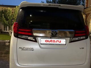2017 Toyota Alphard III, белый, 5500000 рублей, вид 2