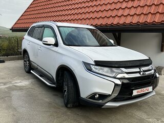 2018 Mitsubishi Outlander III Рестайлинг 2, белый, 1900000 рублей, вид 2
