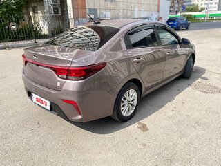 2019 Kia Rio IV, коричневый, 1170000 рублей, вид 3