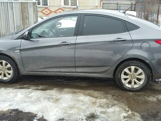 2011 Hyundai Solaris I, серебристый, 750000 рублей, вид 4