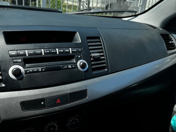 2007 Mitsubishi Lancer X, серебристый, 750000 рублей - вид 9