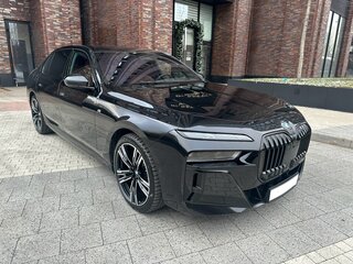 2023 BMW 7 серии 740d xDrive VII (G70), чёрный, 13300000 рублей, вид 1