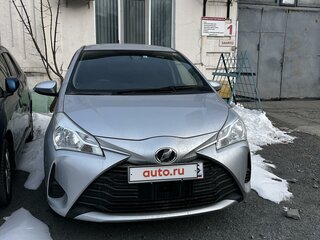 2017 Toyota Vitz III (XP130) Рестайлинг 2, серый, 1100000 рублей, вид 2