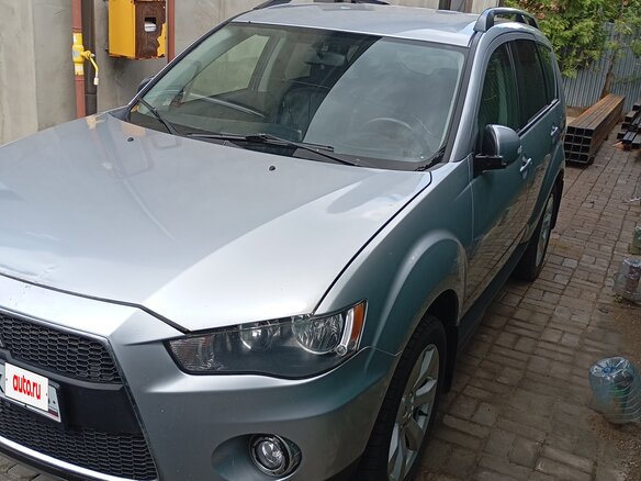 2011 Mitsubishi Outlander II Рестайлинг, серебристый, 905000 рублей