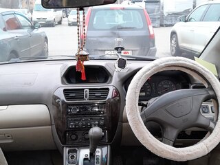1999 Mitsubishi Chariot Grandis III, белый, 350000 рублей, вид 5