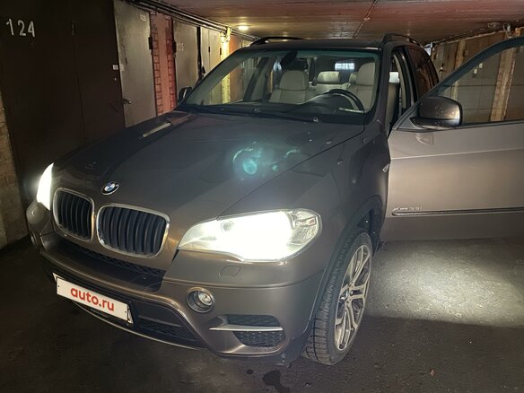 2012 BMW X5 35i II (E70) Рестайлинг, коричневый - вид 2