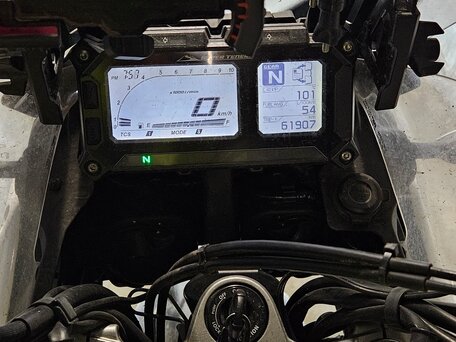 2014 Yamaha XT1200Z Super Tenere, белый, 950000 рублей, вид 3