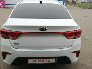 2019 Kia Rio IV, белый, 1230000 рублей, вид 4