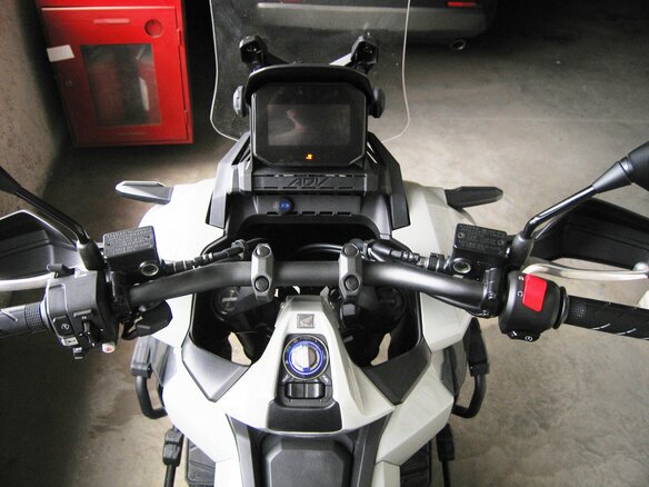 2024 Honda ADV350, серый - вид 13