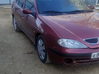 2000 Renault Megane I Рестайлинг, красный, 450000 рублей, вид 1