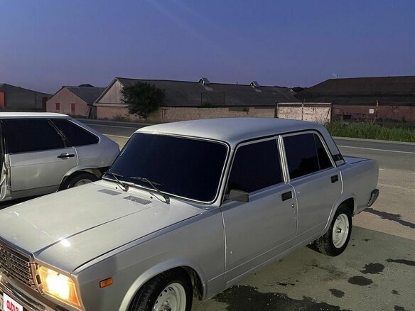 2011 Lada (ВАЗ) 2107, серебристый, 250000 рублей