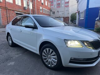 2018 Skoda Octavia III (A7) Рестайлинг, белый, 1155000 рублей, вид 5
