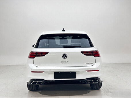 2022 Volkswagen Golf VIII, белый, 1972000 рублей, вид 2