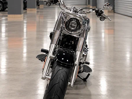 2026 Harley-Davidson Fat Boy, чёрный, 3500000 рублей, вид 2