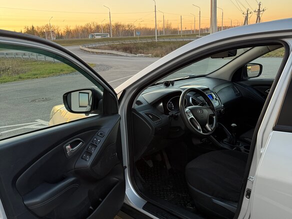 2011 Hyundai ix35 I, серебристый, 895000 рублей - вид 16