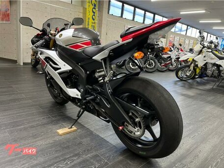 2013 Yamaha YZF-R6, белый, 750000 рублей, вид 4