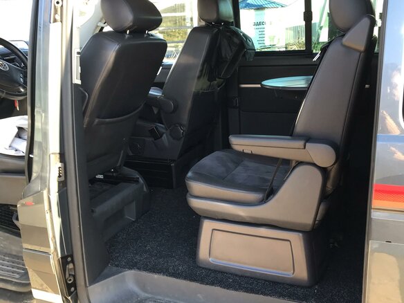 2007 Volkswagen Multivan T5, серый, 2950000 рублей - вид 24