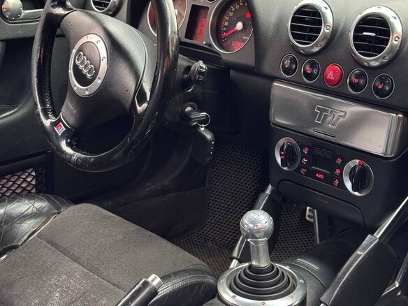 2000 Audi TT I (8N), серый, 800000 рублей - вид 5