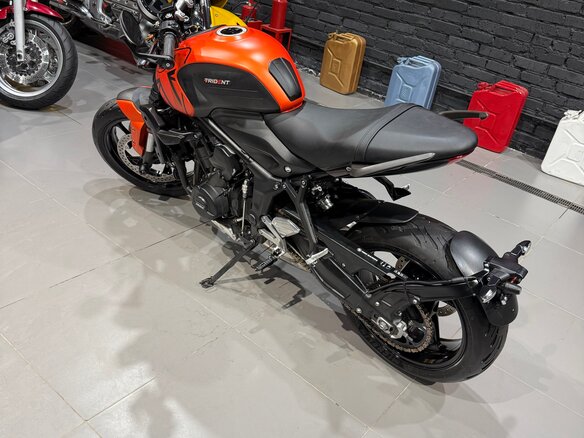 2022 Triumph Trident 660, оранжевый, 785000 рублей - вид 9