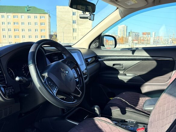 2021 Mitsubishi Outlander III Рестайлинг 3, синий, 2499000 рублей - вид 13