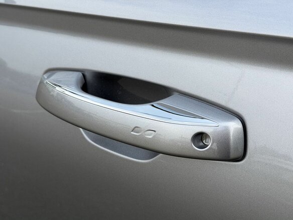 2026 Geely Monjaro I Рестайлинг 2 (China Market), серый, 4200000 рублей - вид 12