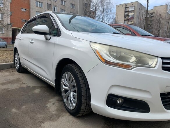 2011 Citroen C4 II, белый, 640000 рублей - вид 2