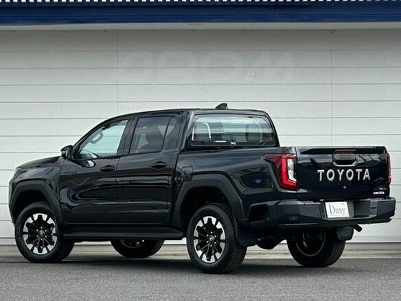 2026 Toyota Hilux IX, чёрный, 9399900 рублей - вид 3
