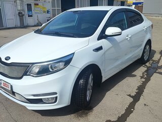 2016 Kia Rio III Рестайлинг, белый, 1340000 рублей, вид 2