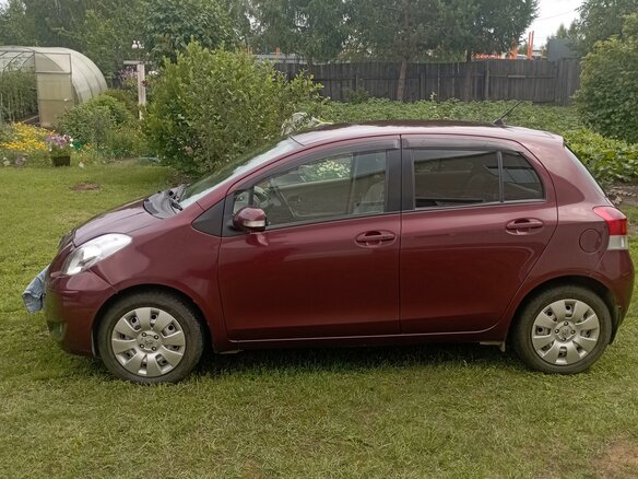 2007 Toyota Vitz II (XP90), красный, 750000 рублей - вид 1