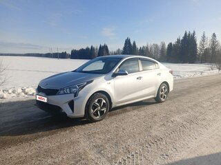 2021 Kia Rio IV Рестайлинг, серый, 1650000 рублей, вид 1